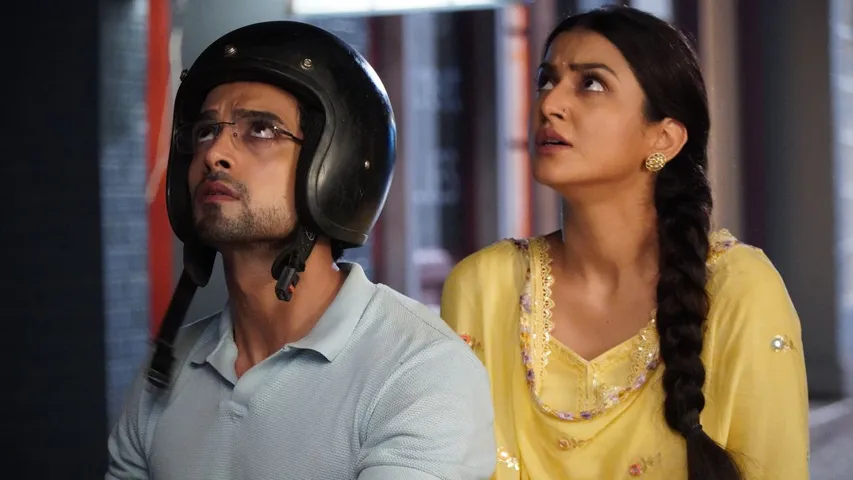 Tension Rises Between Lavanya and Baani as Rajat Leaves in 'Badall'