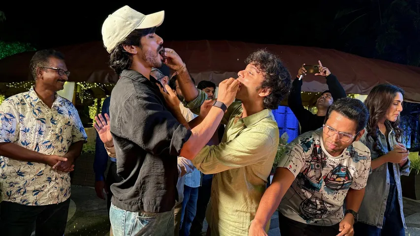 Gully Boy Fame Nakul Roshan Sahdev Wraps Up 'Murdabaad'; Fans Excited!