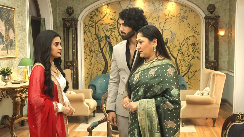 Ayushi Khurana on Working with Jayati Bhatia in Zee TV's Jaane Anjaane Hum Mile