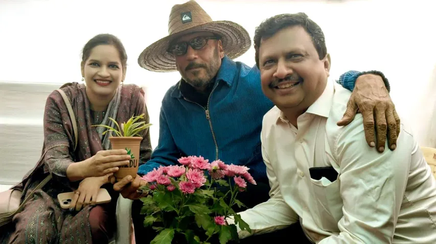 Jackie Shroff, Ranjeet, Shahbaz Khan & Others at BMC’s 28th Flower Show
