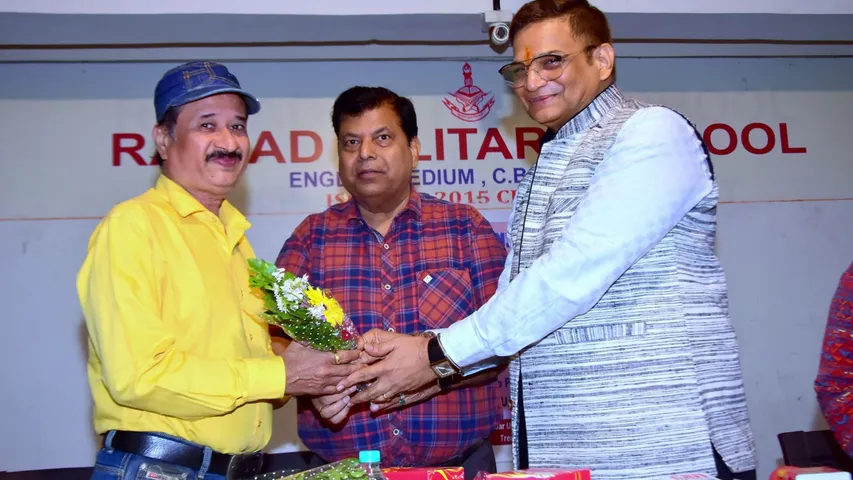 National Union of Journalists India's National Vice President Shri S Kumar felicitated Shri Ramakant Munde