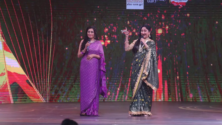 Zee Rishtey Awards 2025 Jayati Bhatia Honoured for Her Outstanding Contribution as an Actor