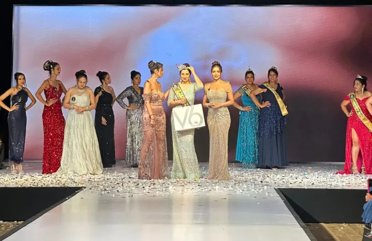 Neelima Sharma Crowned by Malaika Arora as Winner of Narifirst Beauty Pageant season2 in Goa