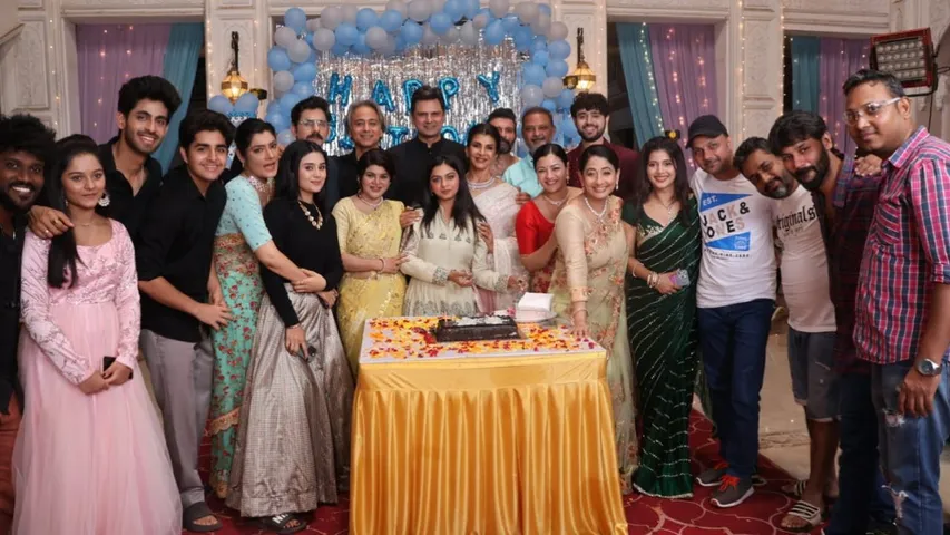 Garvita Sadhwani Birthday Celebration Festivities on Yeh Rishta Kya Kehlata Hai Set