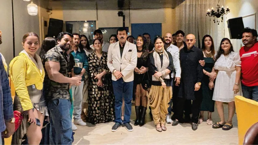 Roopesh Rai Sikand's Grand birthday party, Many celebrities including Pankaj Berry were present