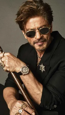 Shah Rukh Khan Viral Video Clip Sends Fans Into Frenzy on Social Media