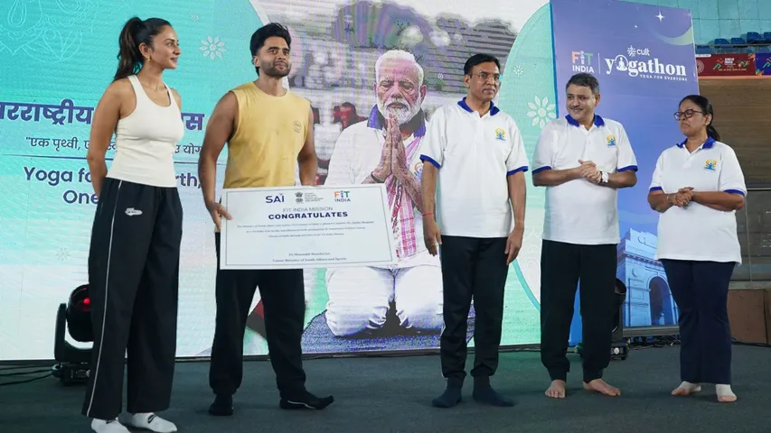 Bollywood’s fittest couple Jackky and Rakul conferred ‘Fit India Couple’ title by Sports Ministry
