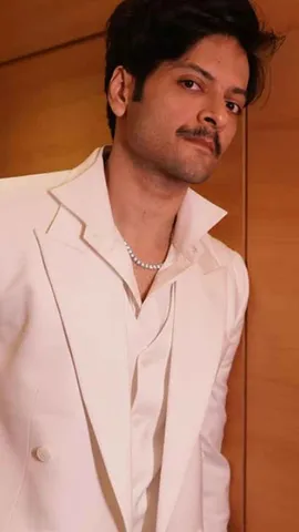 Ali Fazal (7)