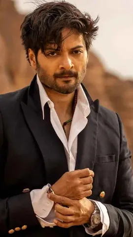 Ali Fazal (1)