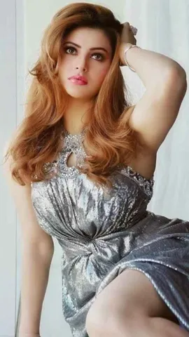 Urvashi Rautela (9)