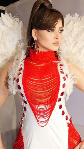 Urvashi Rautela (1)