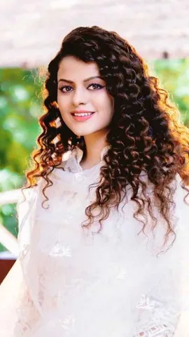 Palak Muchhal (2)