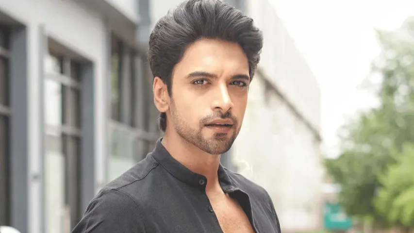 Aakash Ahuja I love sitting near the window during monsoons 
