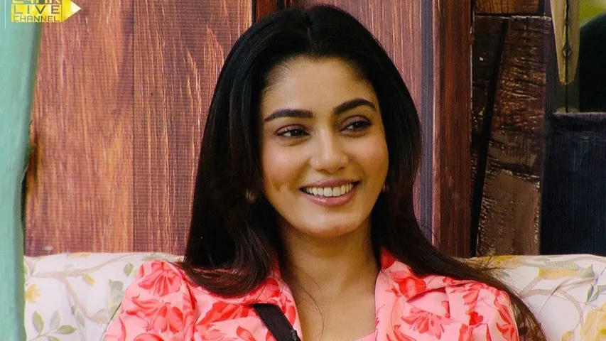 Sana Makbul Takes Charge Amid Ration Crisis in Bigg Boss OTT 3!