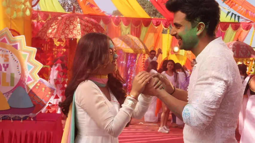 Holi Celebrations on Zee TV's Radha Mohan 'Bura Na Maano Holi Hai!'