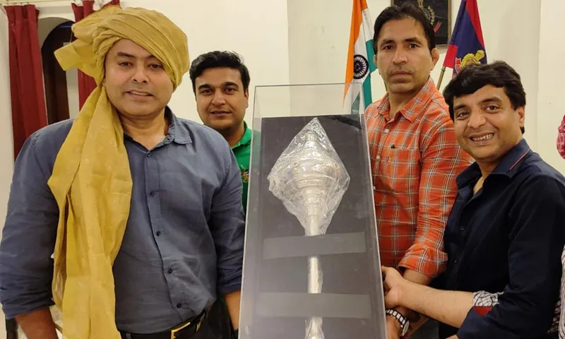 Rinnku R Nigam Presents Silver Mace to Joint Police Commissioner