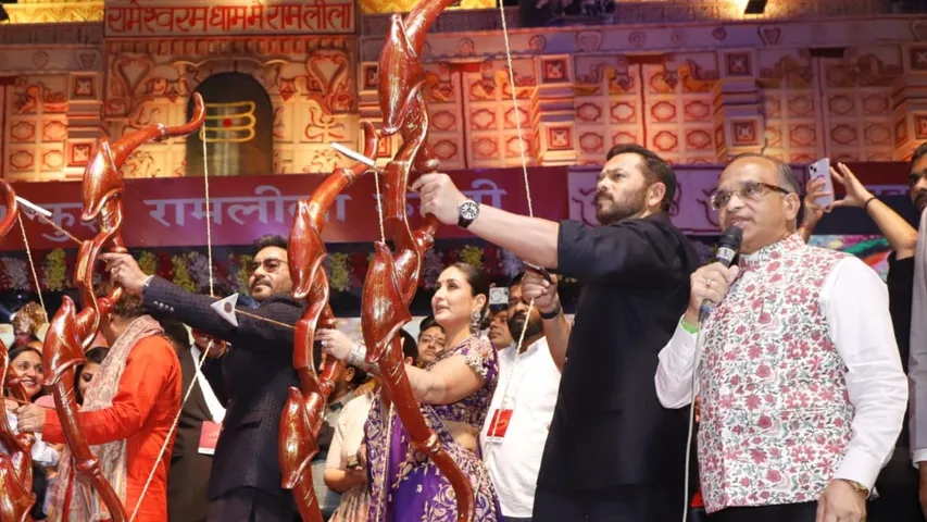 Singham Again Team Ajay Devgn & Kareena Perform Ravan Dahan in Delhi