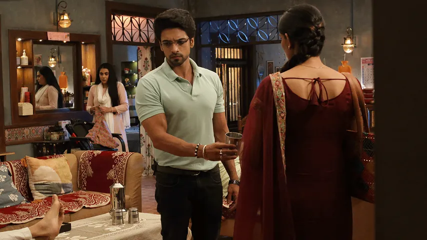 Rajat and Baani's Romance Interrupted by Room Trouble and Loan News