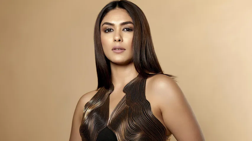 Why is Mrinal Thakur titled the poster girl of romance