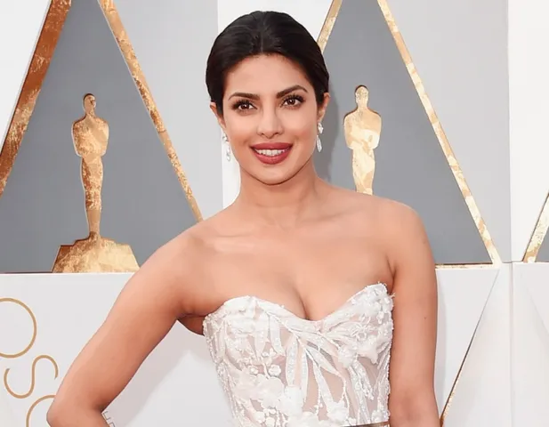 DESI GIRL IS BACK TO HUNT FOR THE LEADING MAN FOR GUSTAKHIYAN!