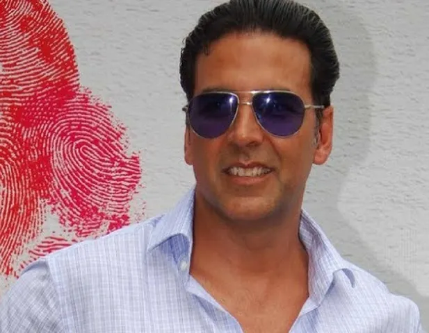 AKSHAY KUMAR SIGNS 'LAND OF LUNGI' WITH FARHAD