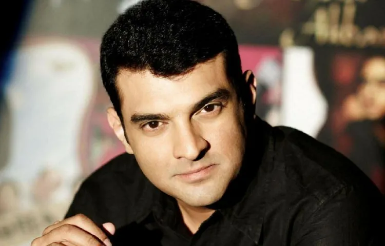 SIDDHARTH ROY KAPUR SIGNS SHUBH MANGAL SAVDHAAN DIRECTOR