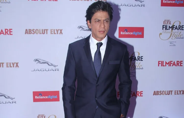 SHAH RUKH KHAN IS STILL AWE IN WINNING AWARDS