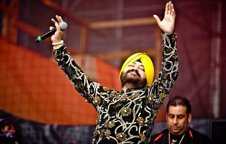 Daler Mehndi reaches Jaisalmer to give special gift to Mame Khan's Daughter with the New Welcome Anthem "Aao Ji"