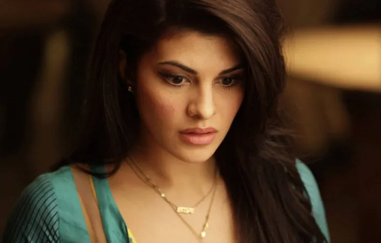 DRUNK RICKSHAW DRIVER DASHES INTO JACQUELINE FERNANDEZ'S CAR