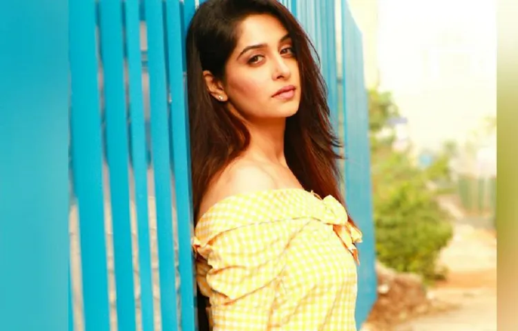 TV ACTRESS DIPIKA KAKKAR IN DELHI FOR "QAYAMAT KI RAAT" AND "SABSE SMART KAUN?"