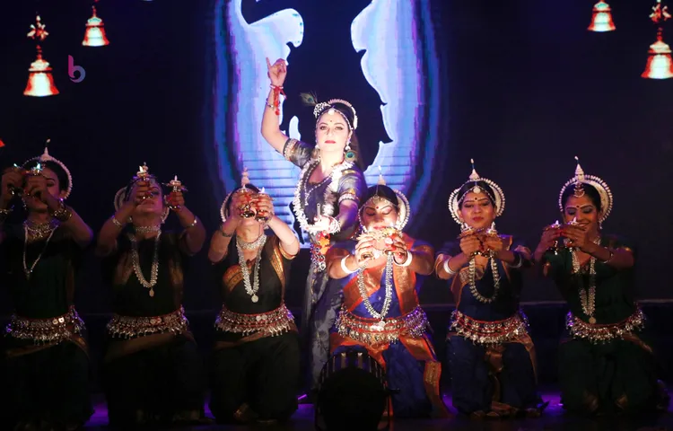 Actress Gracy Singh pays tribute to Lord Krishna at Iskcon