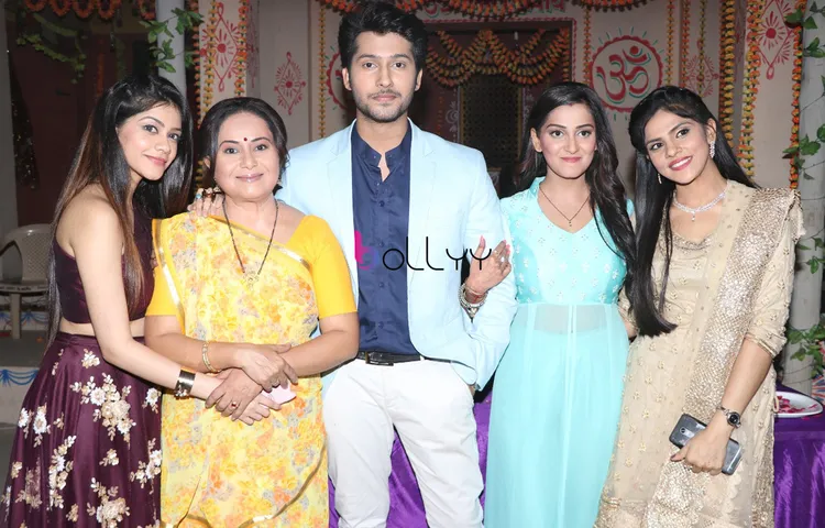 Double celebrations on the sets of  new show Main Maayke Chali Jaaungi Tum Dekhte Rahiyo