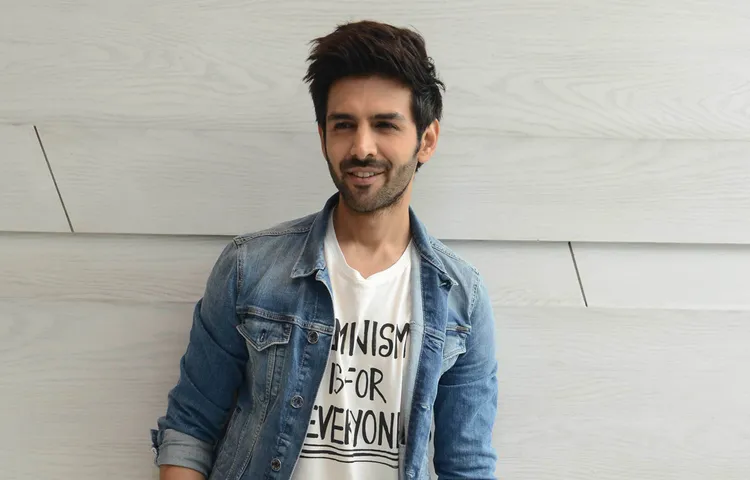 Kartik Aaryan turns muse for Manish Malhotra yet again!