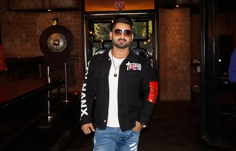 White Hill Music Presents 'Hookah' Track Launched By Businessman & Singer Abhirworld!