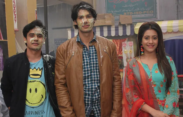 Cake Mania On The Sets Of Jijaji Chhat Per Hai