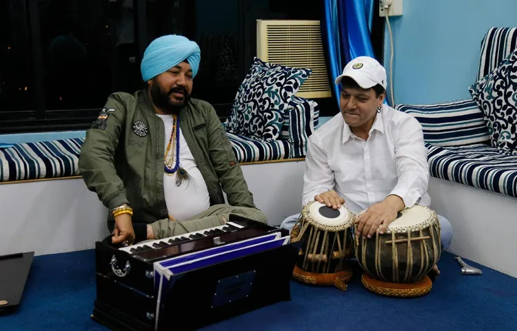 Daler Mehndi-Usmaan Khan Catch Up Over Dinner, Get Musical!