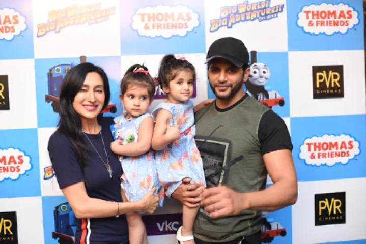 Karanvir Bohra and Teejay Sidhu with Vienna and Bella