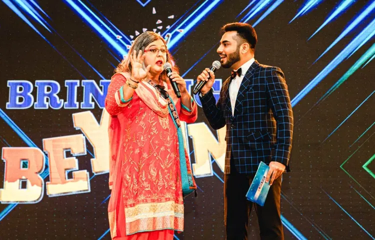 Ali-Asgar-And-Anchor-Mohit-Jadhwani-And-Leave-The-Audience-In-Splits-At-The-Hdfc-Ergo-Event-In-Bangalore