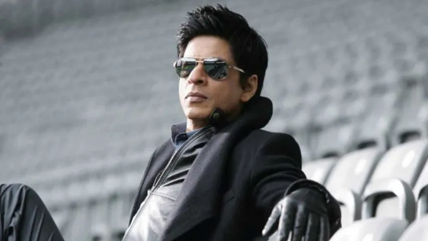 A Lonely young man from Delhi walked alone in Bombay, crowds followed him and made the king of their hearts
