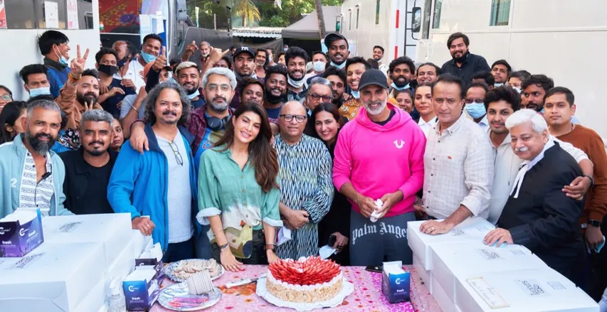 Akshay Kumar announces the wrap of his film RamSetu