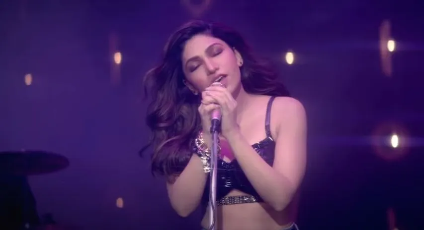 A mix of music and dance - Get Ready for Tulsi Kumar’s Valentine Mashup 2022