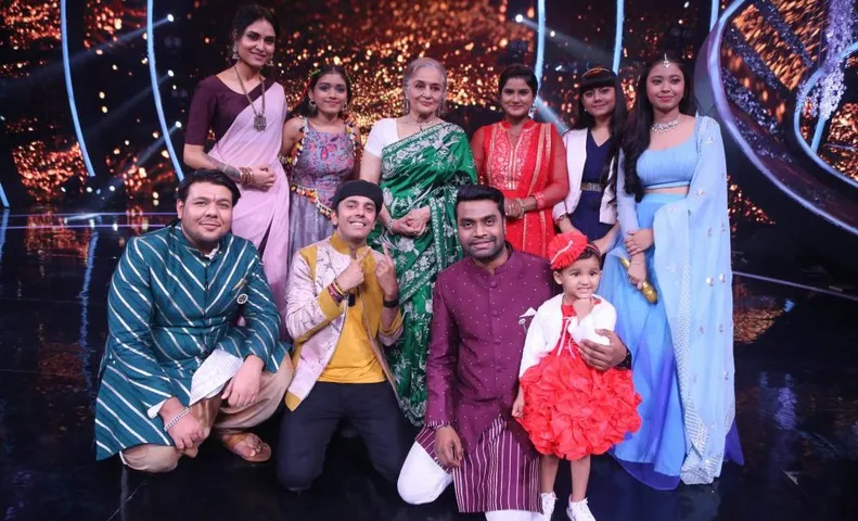 Asha Parekh, Shankar Mahadevan, and the team of Sa Re Ga Ma Pa pay a heartfelt tribute to the late Lata Mangeshkar