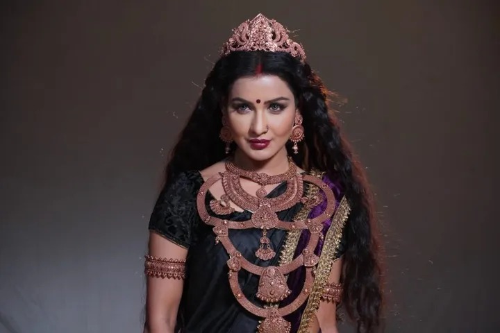 Oh no, Alaxmi effect! Savita is forced out of her own house in Sony SAB’s Shubh Laabh – Aapkey Ghar Mein