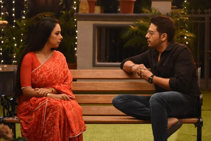 Anuj and Anupamaa become neighbours