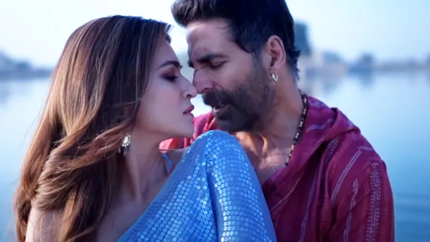 Akshay and Kriti's are looking outstanding in their new song 'Meri Jaan Meri Jaan'