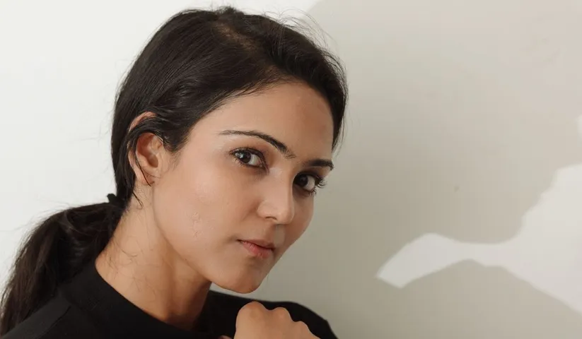 Avina Shah treats Bollywood with her third star studded collaboration