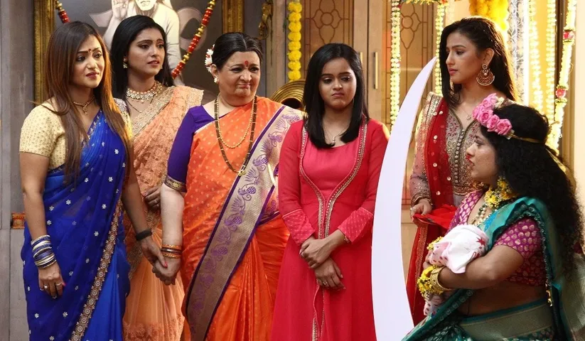Vandana hosts a Godh Bharai ceremony for Yamini with a miracle doll in Sony SAB’s Wagle Ki Duniya. Will this bring her good luck?
