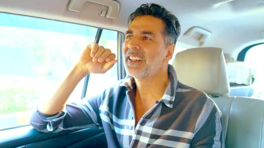 ‘I’m a fan of my father!’ : says Akshay Kumar as he gives us a sneak peek into the person that he is off-screen!