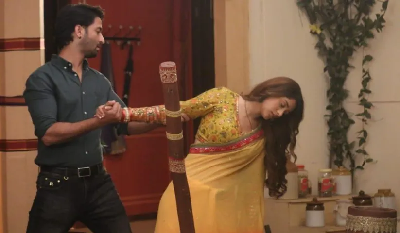 Woh Toh Hai Albelaa: Saroj punishes Sayuri