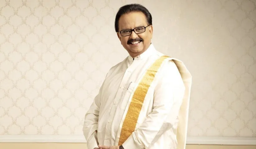 “SINGING IS AN ART WHICH TRANSCENDS LANGUAGE AND HENCE THERE IS NO NORTH-SOUTH DIVIDE AS FAR AS I AM CONCERNED ''. The “Tere Mere Beech Mein” Man and the Singing Computer S.P. BALASUBRAMANIAM tells JYOTHI VENKATESH 40 years ago